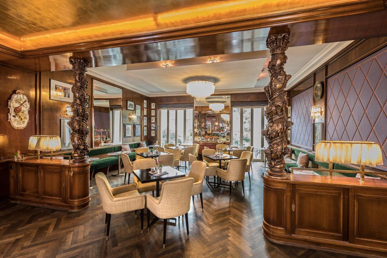 Hotel-Restaurant Erbprinz Ettlingen Exteriör bild The interior of the restaurant