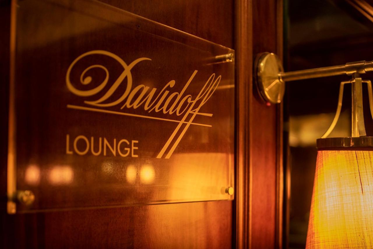 Hotel-Restaurant Erbprinz Ettlingen Exteriör bild The Davidoff Lounge at Zurich Airport